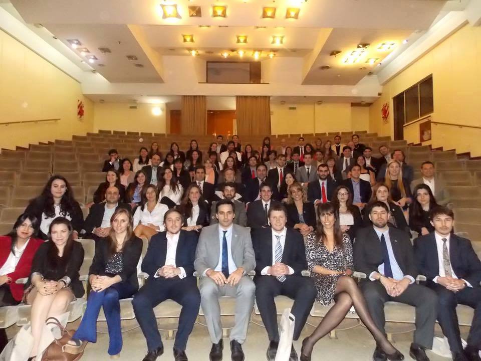 Reunión de jóvenes en La Plata